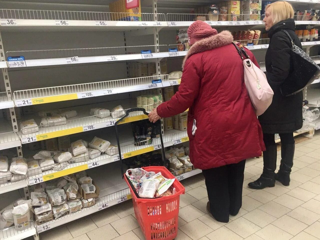 Дефицит продавцов
