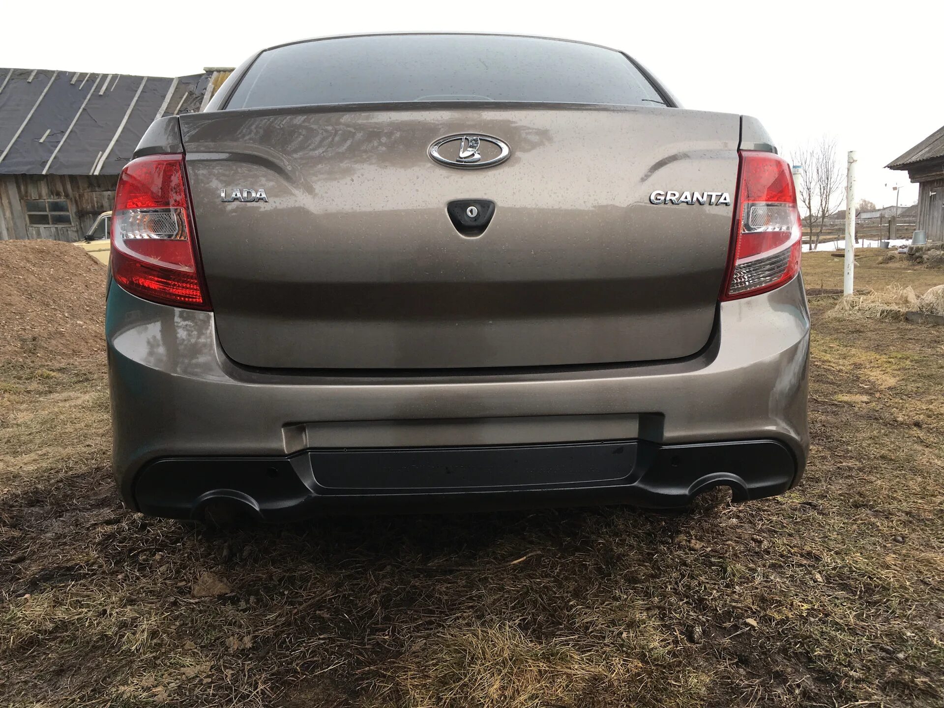 Бампер задний 2190 гранта. Бампер задний 2190 гранта. Задний бампер гранта. Задний бампер ваз 2190 седан. Бампер 2190 задний "рислинг".