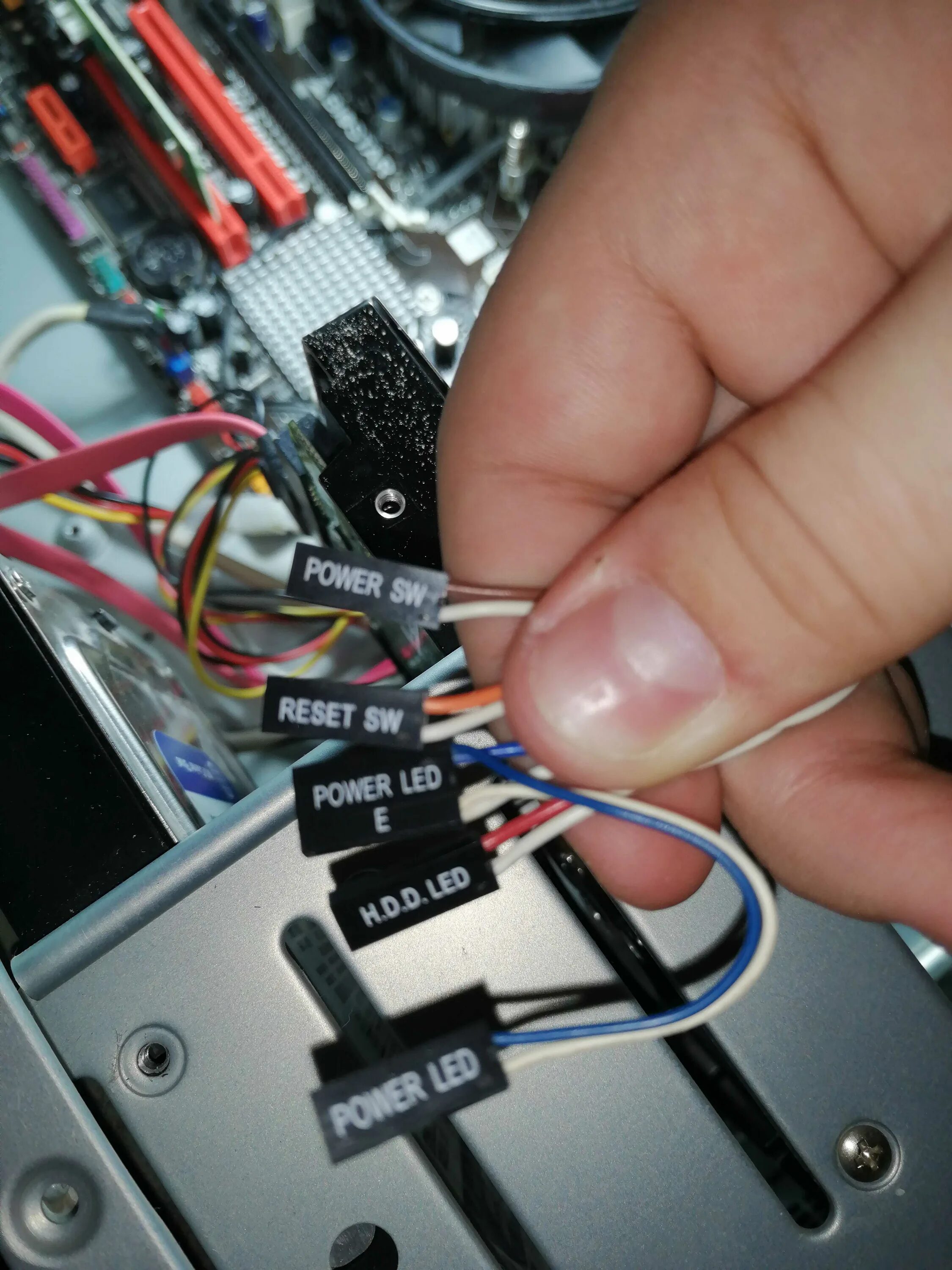 Как подключить провода питания к материнской плате. Материнская плата гигабайт шнур power sw. Провода с передней панели mic power. Кабель портов к мат плате asus. Фронтальная панель материнской платы b750m.