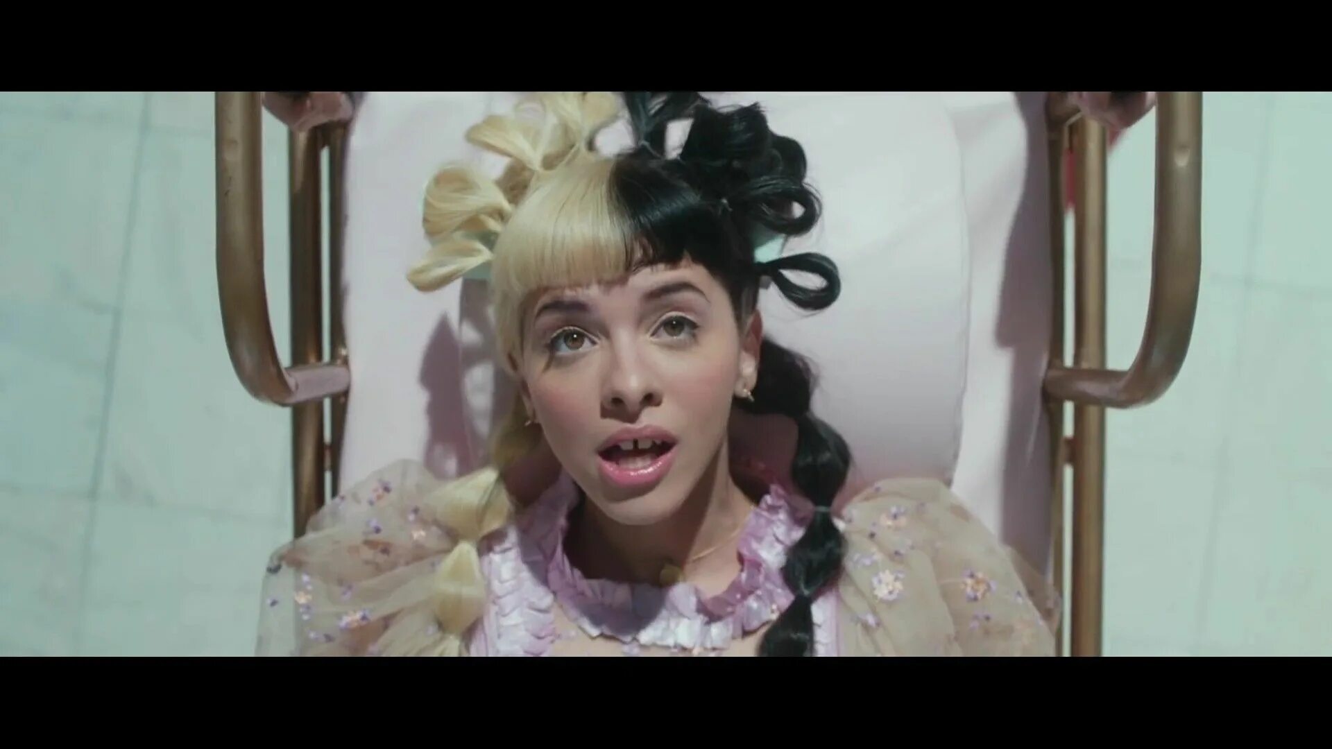 Мелани Мартинес нурсес офис. Melanie Martinez k12. Melanie Martinez nurse's Office.