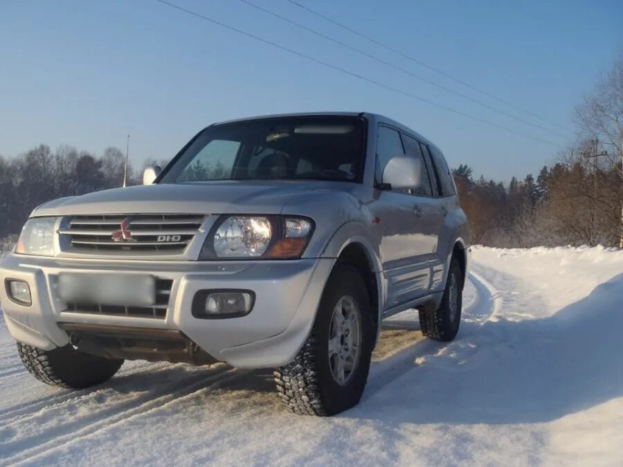 Mitsubishi pajero 2001. Мицубиси Паджеро 2001. Мицубиси Паджеро 2001 года. Митсубиси Паджеро 2001г. Мицубише Паджеро 2001-2009.