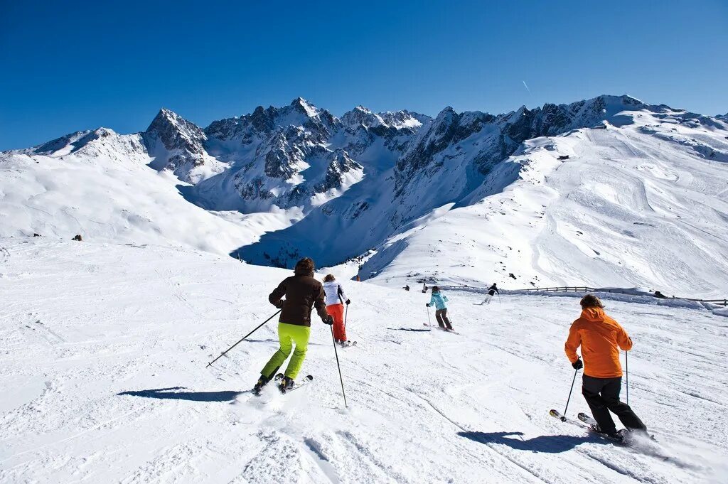 Первый горнолыжный курорт. Питцталь Австрия. Австрия Альпы горнолыжные курорты. Горнолыжный курорт Питцталь, Австрия. Альпы в Австрии лыжи.