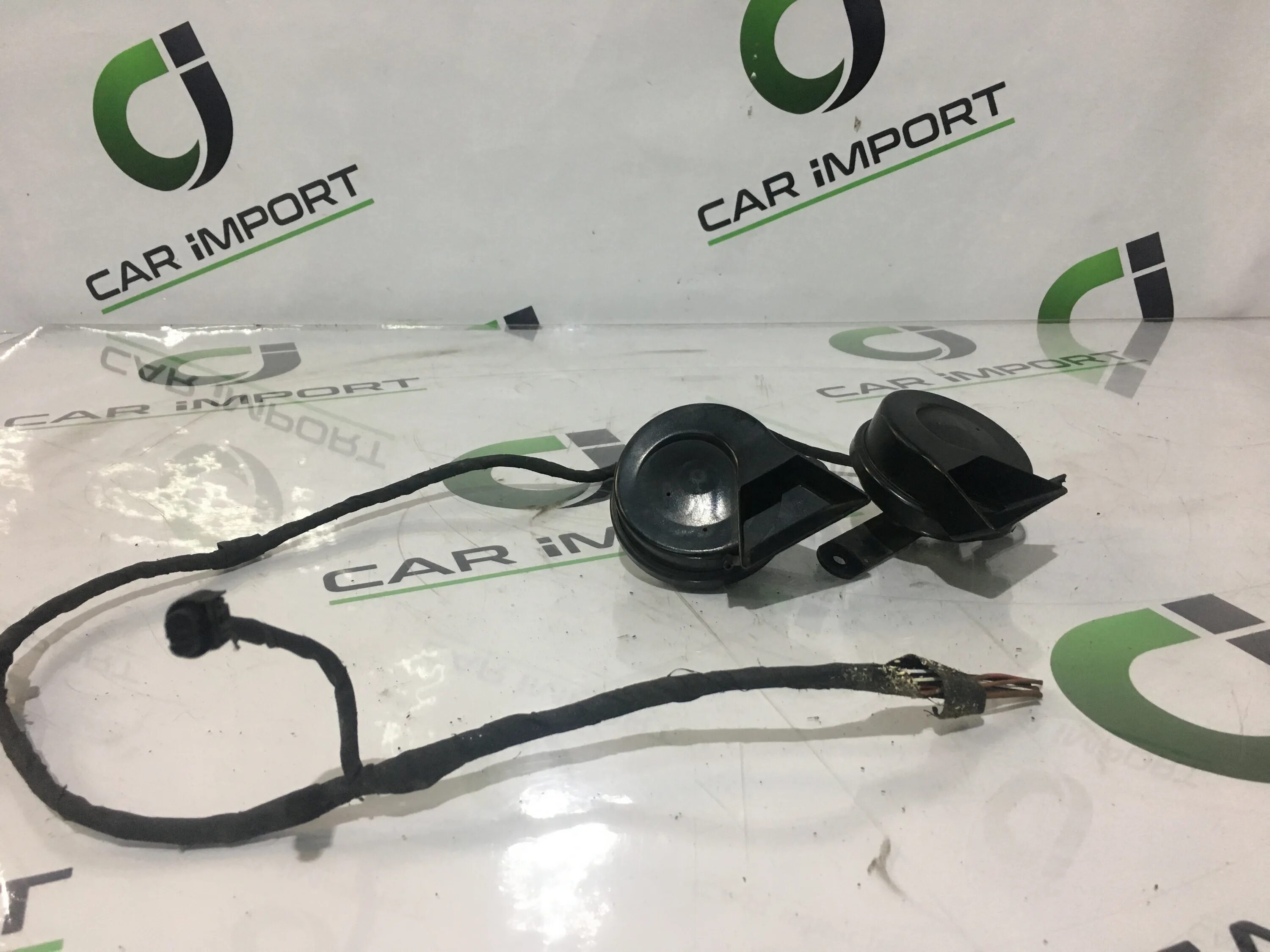 Сигнал 203. Звуковой сигнал w211. Звуковой сигнал bosch horn. Сигнал звуковой мерседес w463. Сигнал 203.