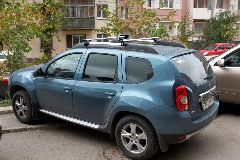 Дуги на Рено Дастер. Багажник на крышу Duster Дастер Renault Рено du-01. Серебристый Дастер с багажником. Рейлинги на дастер купить