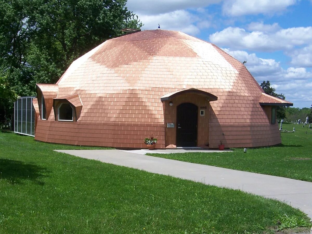 Купольная крыша. Круглый домик. Купольный стратодезический купол. Купольная крыша. Круглая крыша.