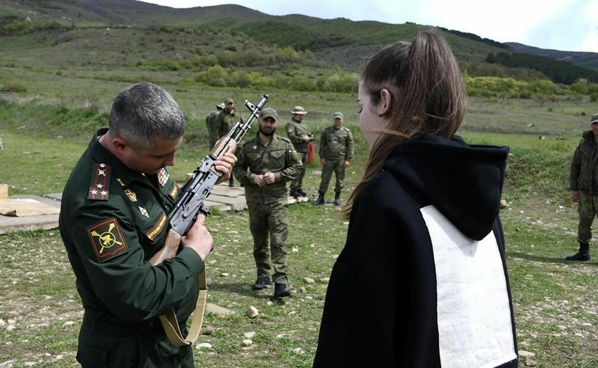 Администрация города цхинвал. Рюо цхинвал. Оборона города. Директор кадетская школа цхинвал. Парад в южной осетии 2022.