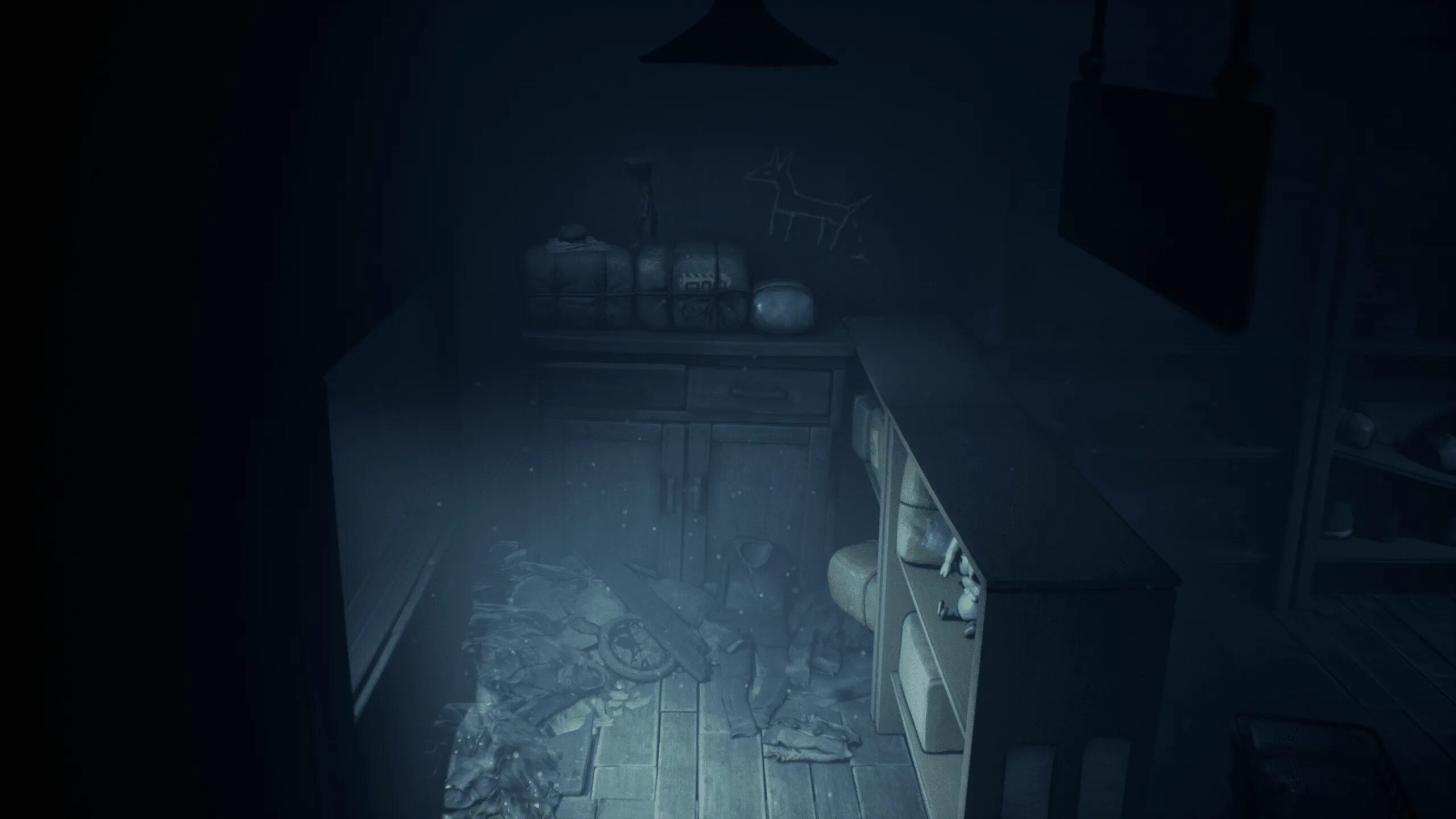 Little nightmares 2 головные уборы. Тощий человек little nightmares. Little nightmares 2 артбук. Почтовая шляпа little nightmares 2. Little nightmares головные уборы.