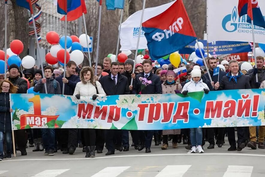 Глава Порецкого муниципального округа Евгений Лебедев поздравляет с праздником В