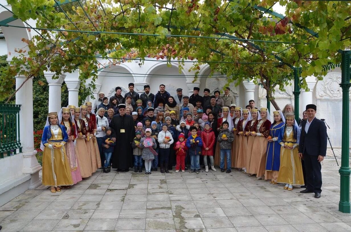 крымский татарин и караимы. караимы и крымчаки в крыму. крымские евреи крымчаки караимы. караимы. караимская община.