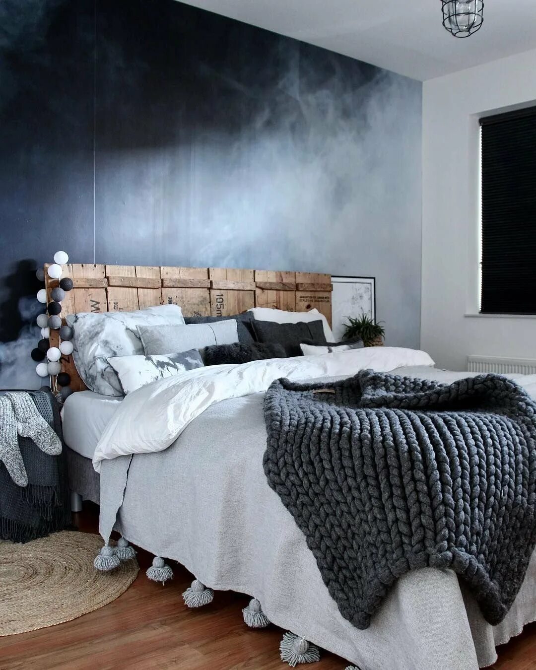 Покрывало в стиле лофт. Мягкая кровать в стиле лофт. Лофт плед ростов-на-дону. Кровать в ткани лофт. Плед лофт.