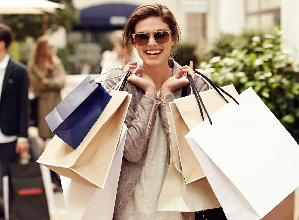 Шопоголики знаменитости. Звезды шопинга. Блэр уолдорф после шопинга. Женский шоппинг. Блэр уолдорф шоппинг.