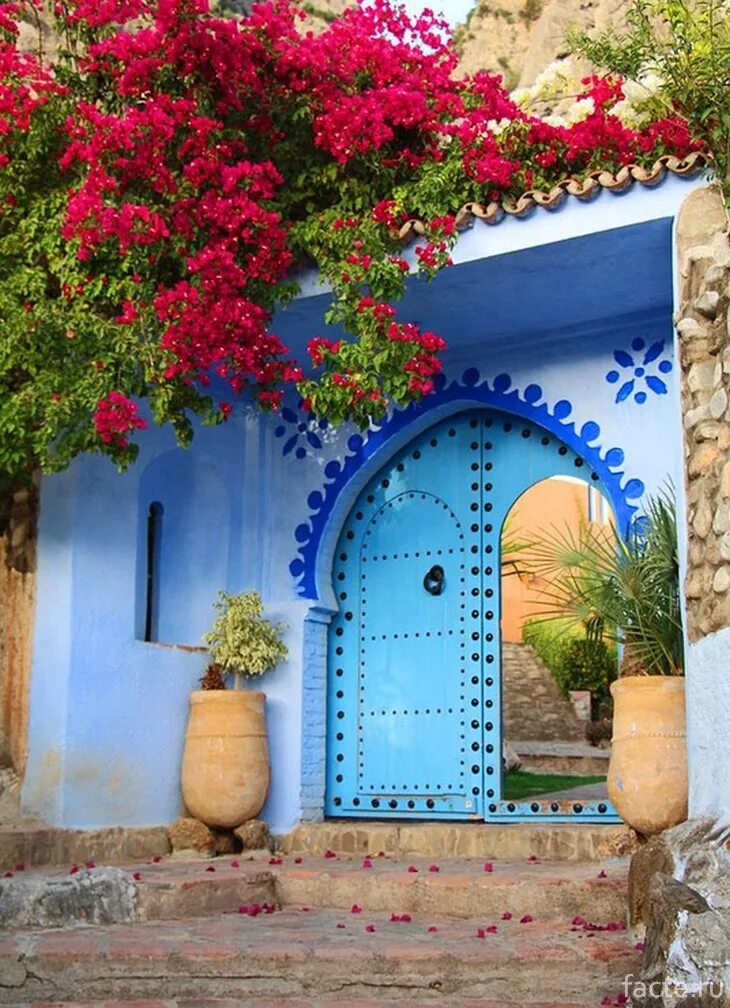 Голубой город шавен (шефшауэн), марокко. Двор голубой. Двор голубой. Голубой двор. Голубой город марокко 2022.