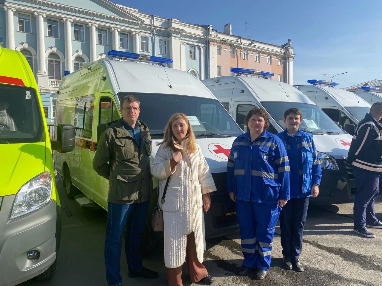 Станция скорой помощи нижний новгород. Как вызвать скорую помощь. Водитель скорой помощи. Скорая автомобильная помощь. 2 подстанция скорой помощи нижний новгород.