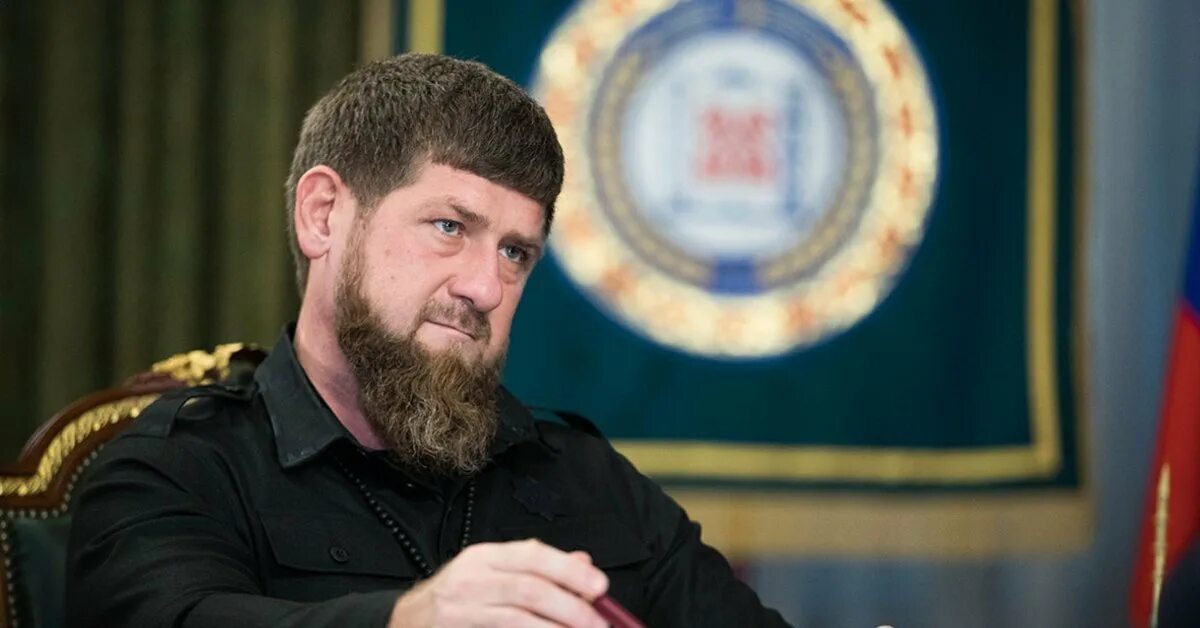 Абдулхамид кадыров отец ахмата кадырова. Хамзат чимаев и хабиб. Кадыров и емельяненко. Глава чеченской республики – кадыров рамзан ахматович. Пресс конференция главы чеченской республики.