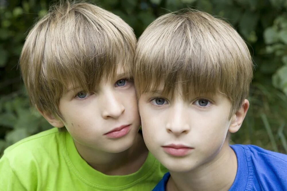 Фильмы про гомосексуальность. Рассказы молоденьких парней. Несовершеннолетний мальчик. Поцелуй мальчика с мальчиком 12 лет. Однополая любовь юношей.