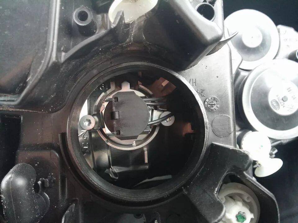 Как поменять лампу поло Пошаговая замена ламп H7 Volkswagen Polo Sedan, 1,4 л, 2018 года аксессуары DR