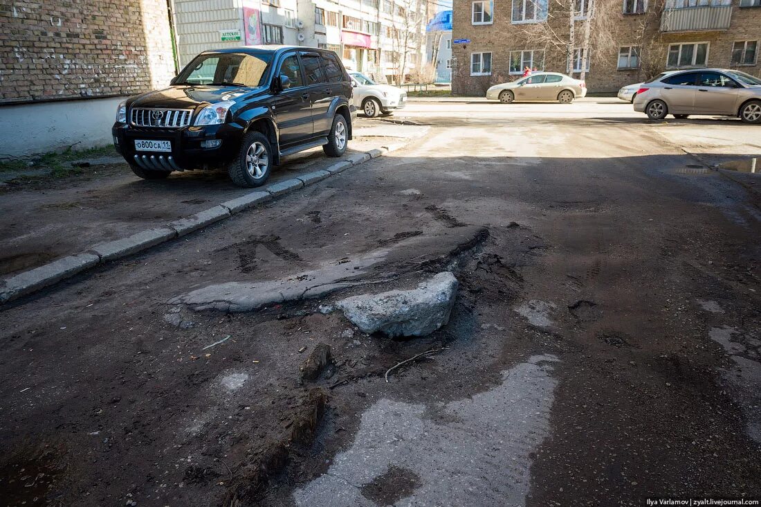 Плохие дороги в россии. Плохие дороги. Плохая дорога. Автомобиль плохая дорога.