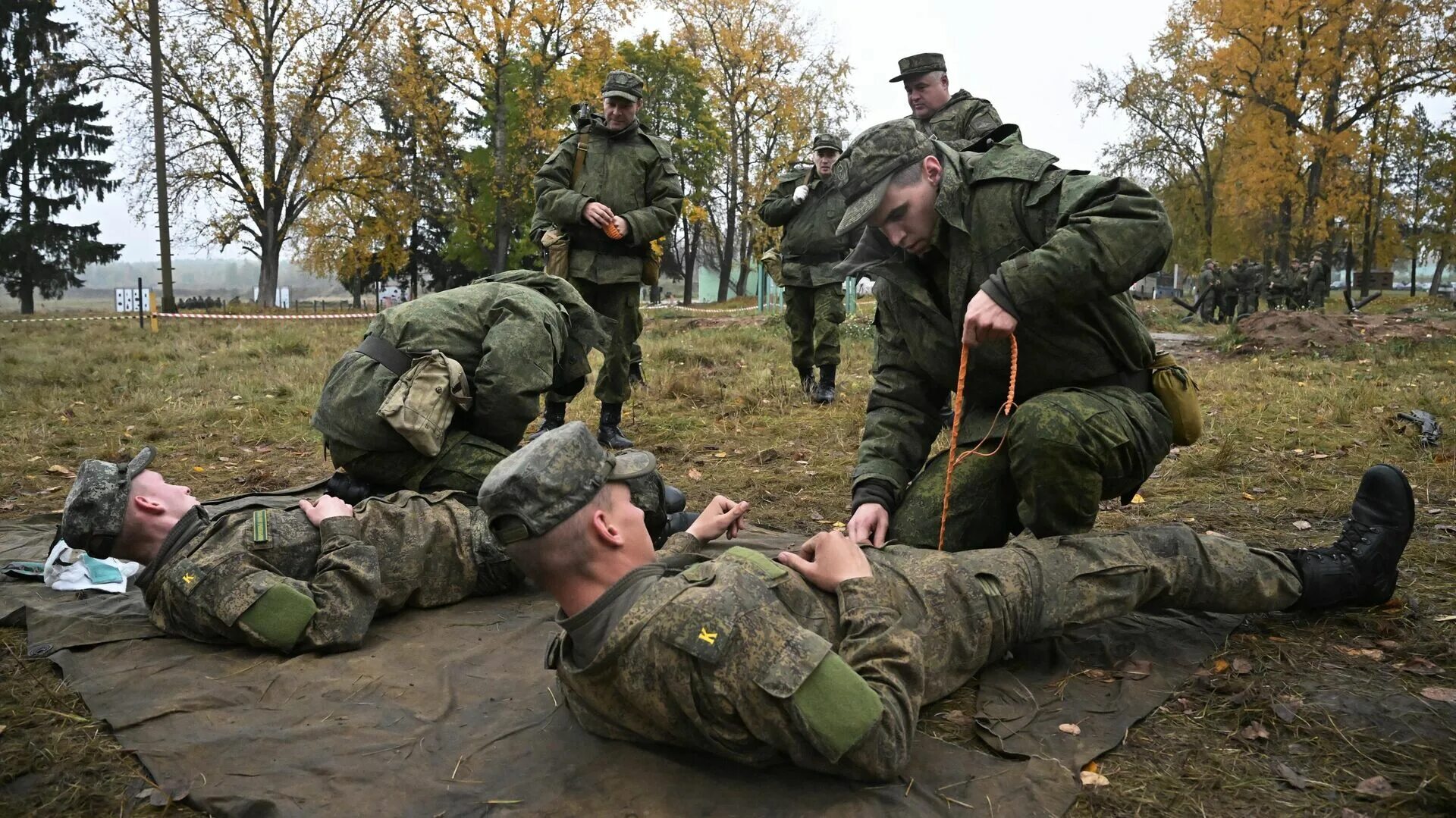 Тревога мобилизации. Военные сборы. Раненые российские солдаты. Военная мобилизация. Солдаты мобилизация.