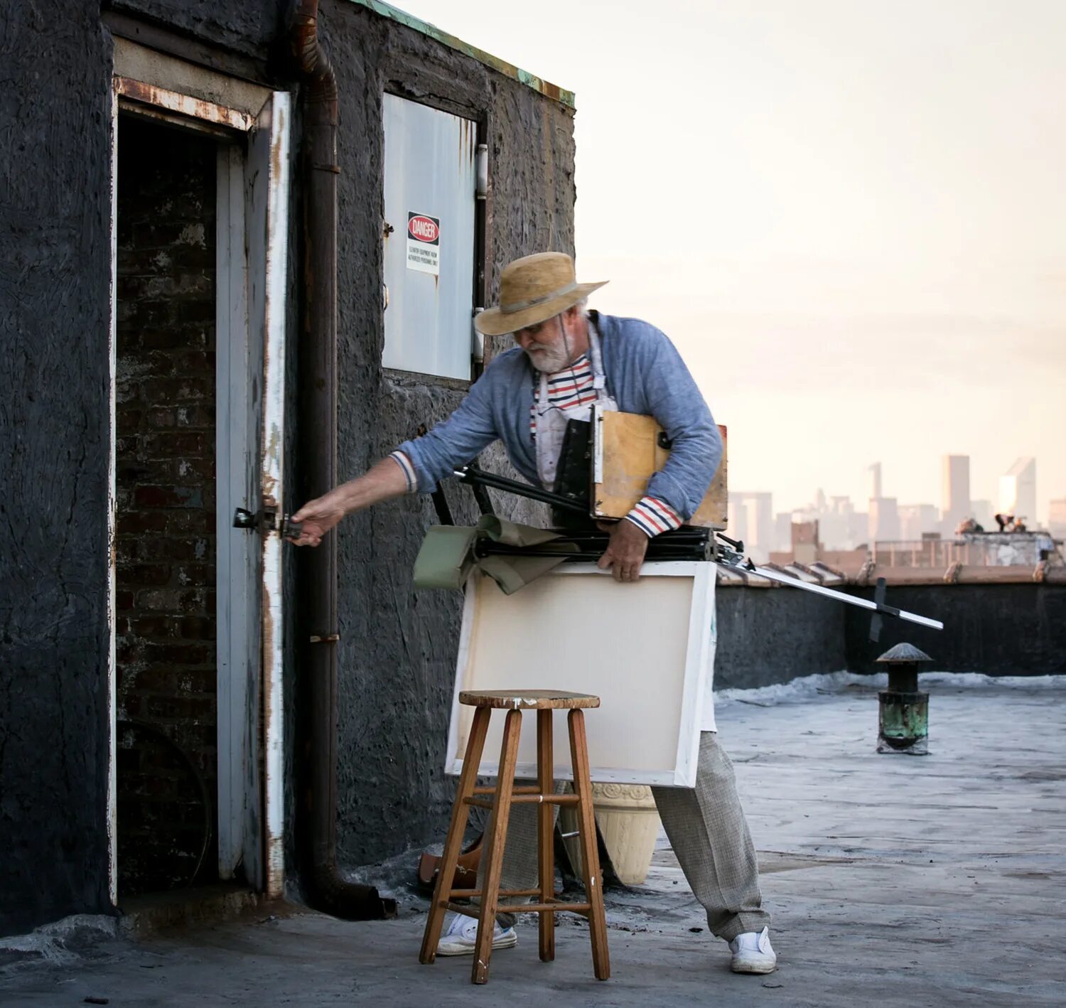 Очень странная любовь. Любовь – странная штука фильм 2014. Любовь – странная штука фильм 2014. Элиот алекс стрейнджлав. Андрей соколов в фильме маленькая вера.