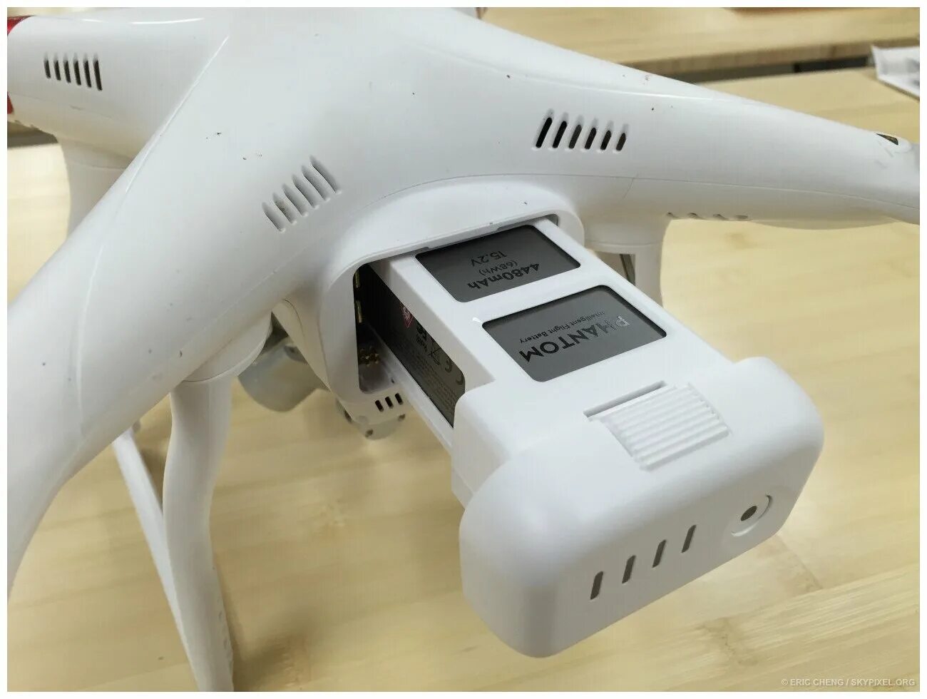 Квадрокоптер dji аккумулятор. Квадрокоптер dji phantom 1. Квадрокоптер dji аккумулятор. Dji phantom 3 pro аккумулятор. Квадрокоптер dji аккумулятор.