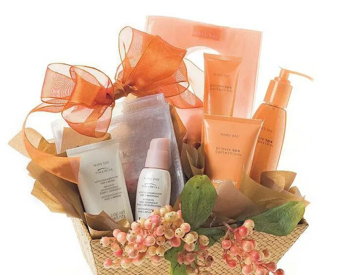 наборы косметики для женщин. набор женской косметики. корзинка с косметикой. подарочный набор уход. подарочный набор уход.