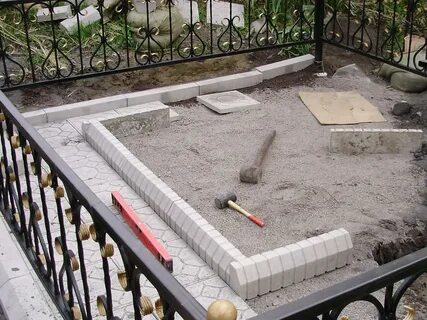Как укладывать тротуарную плитку на кладбище