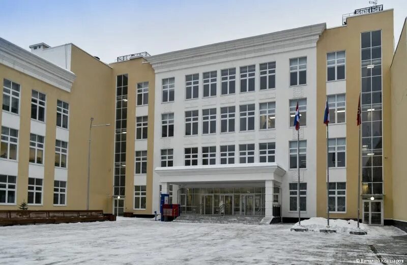Почему в пермской гимназии № 17 построили новый корпус, но к ней прикреплены по-