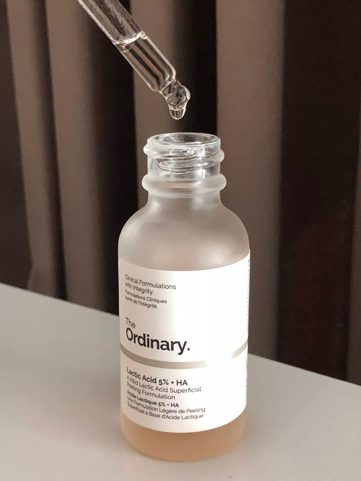 Молочный пилинг 5. Сыворотка the ordinary lactic acid 5 ha. lactic acid 5% + ha. молочная кислота the ordinary lactic acid 5% + ha. пилинг-сыворотка the ordinary lactic acid 10% ha 2% с молочной кислотой.