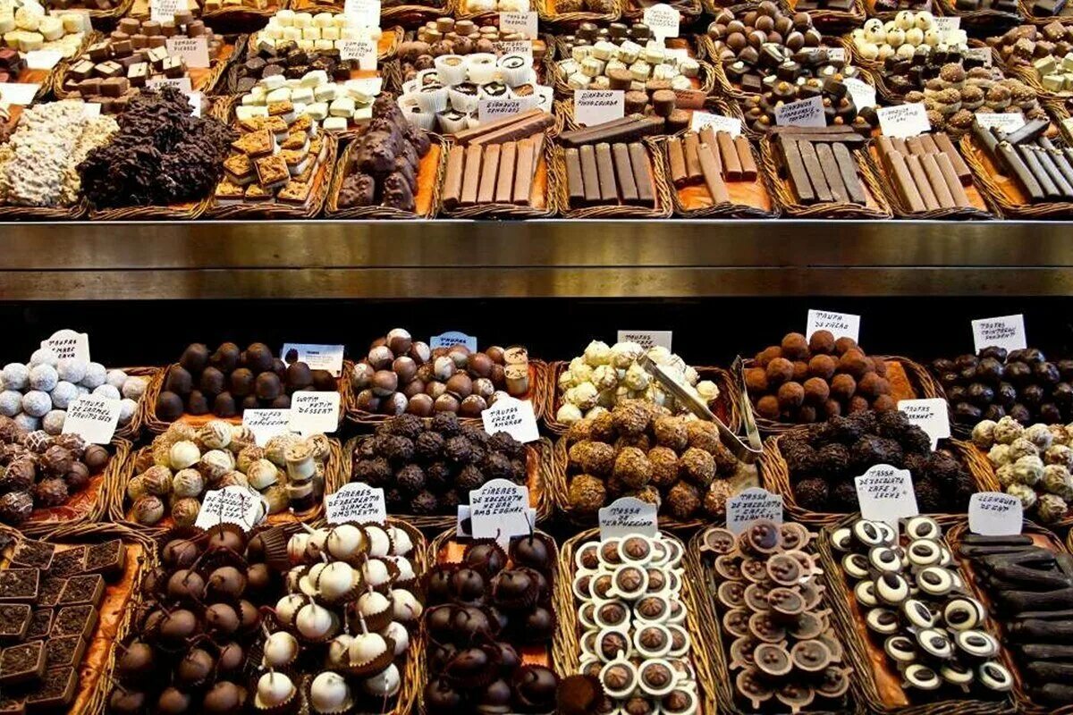 Бельгийский шоколад. Шоколадные кондитерские изделия. Шоколадный магазин. Кондитерский шоколад. Шоколадный ассортимент