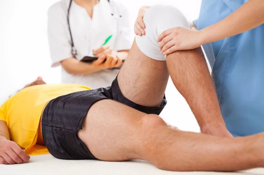 Пациент с остеоартрозом. Киста Бейкера лечебная физкультура массаж. Терапия при артрозе суставов. Физиотерапия коленного сустава.