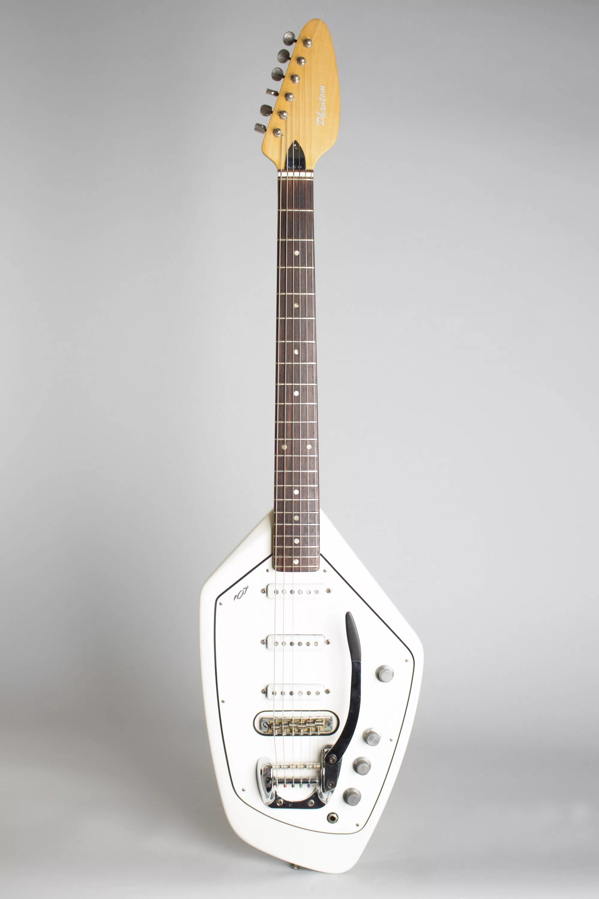 Гитара фант. Гитара vox phantom. vox phantom vi. vox phantom 6. vox phantom bass.