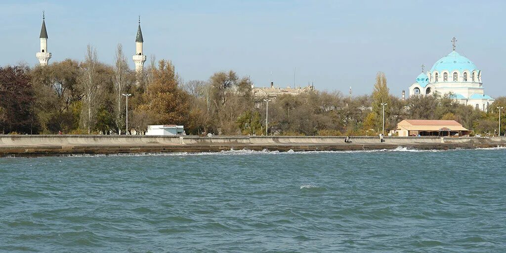 В евпатории открыли набережную терешковой. Набережная Терешковой Евпатория. Набережная Валентины Терешковой Евпатория. Реконструкция набережной Терешковой в Евпатории. Набережная Терешковой в Евпатории сейчас.