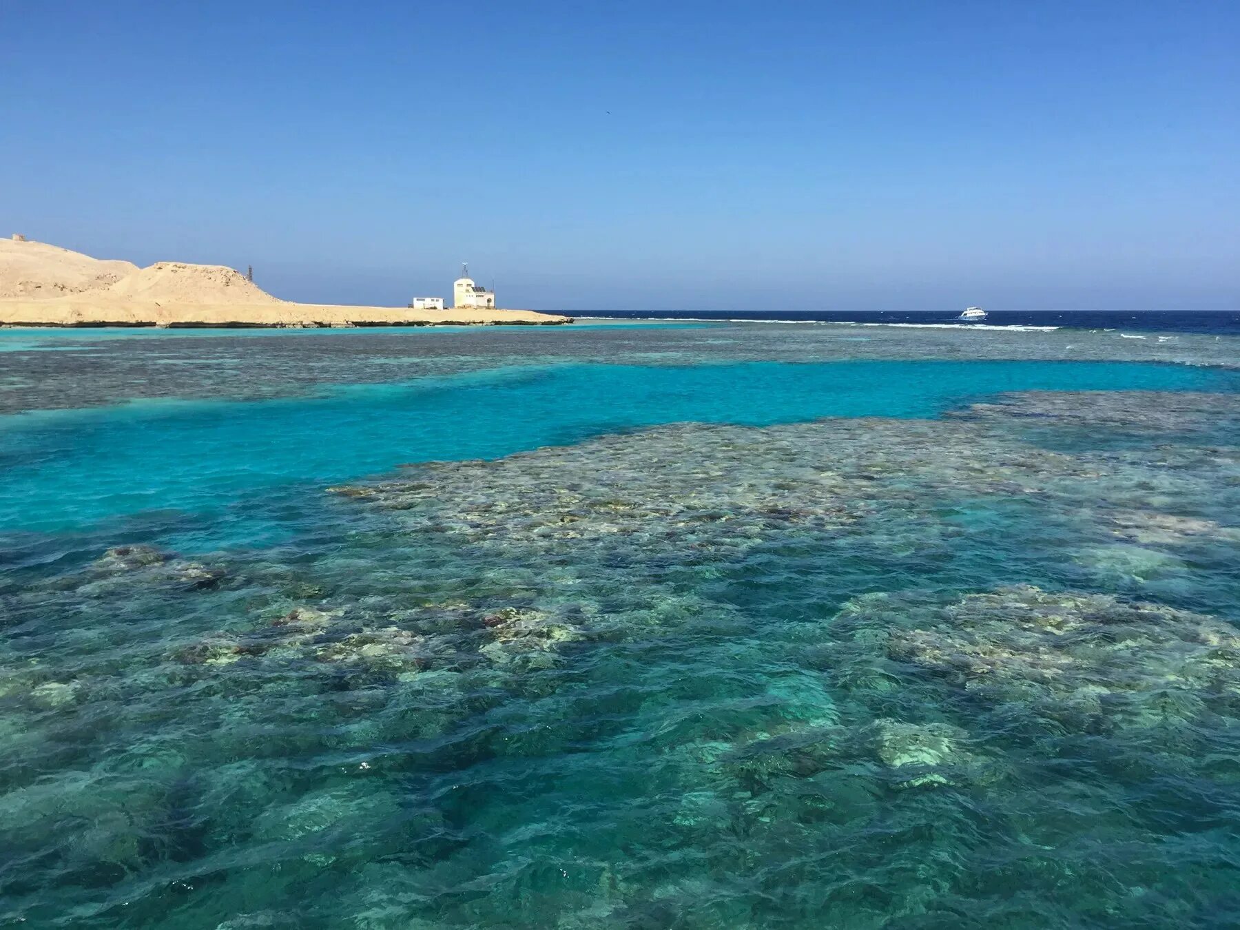 Красное море хургада отзывы. Красное море Хургада. Голубая Лагуна Египет Шарм-Эль-Шейх. Остров Парадайз Египет. Белый остров Шарм-Эль-Шейх.