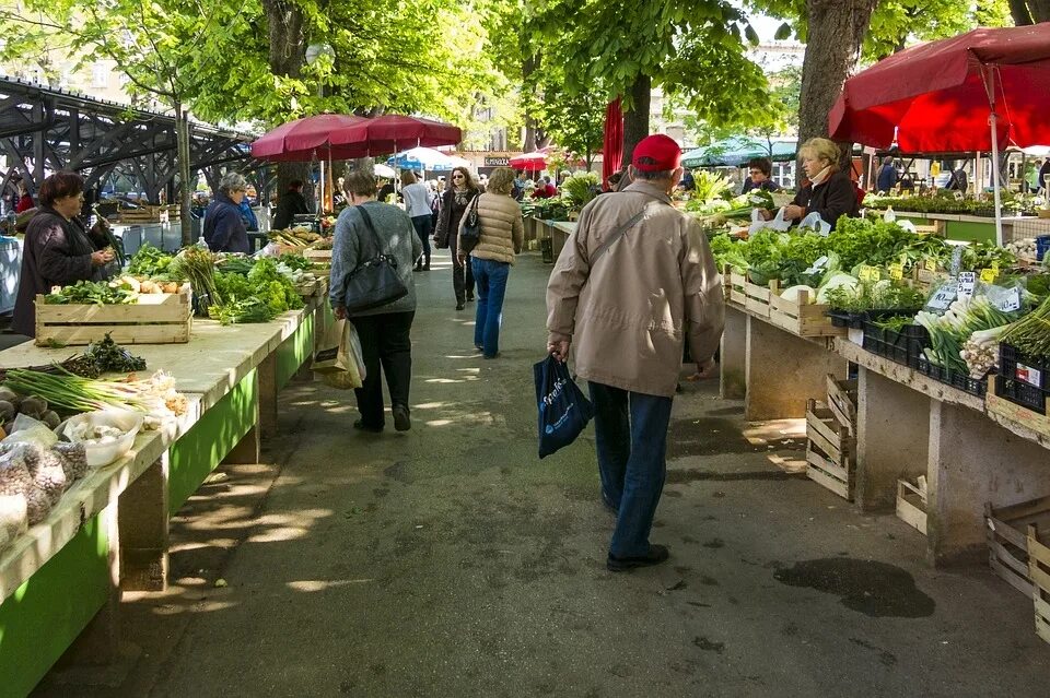 Красивый рынок. Торговые ряды рынок. Bazaar тбилиси. Рынок сельскохозяйственной продукции. На рынке.