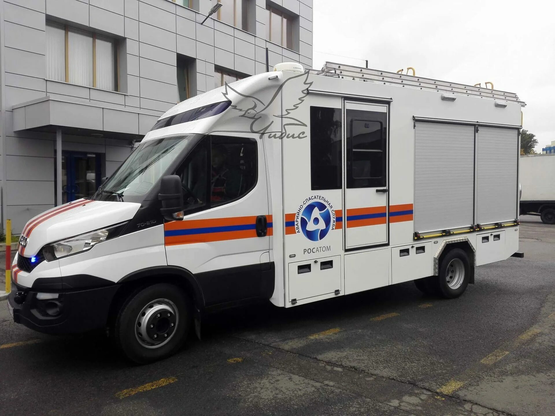 Аварийно спасательные машины. Аварийно спасательная машина АСМ Ford Transit.. Мерседес Бенц 911 аварийно-спасательный автомобиль. АСМ Форд "Транзит" mobicom. Спасательные машины белые.