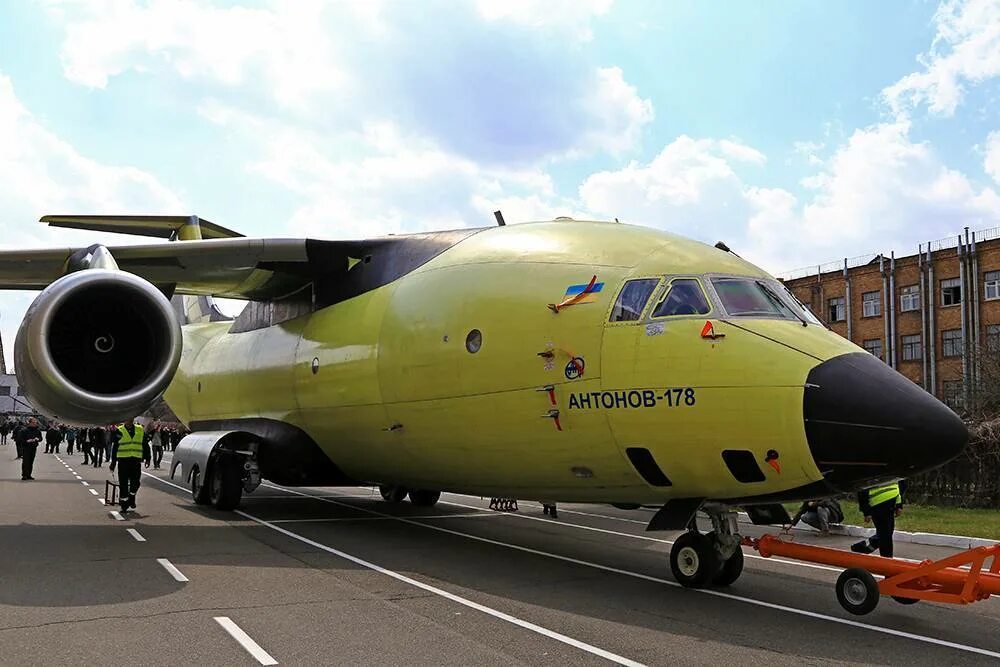Самолет чума. Грузовой ан 178. самолет ан 178. ан-178 балласт. ан-178 транспортный самолёт.
