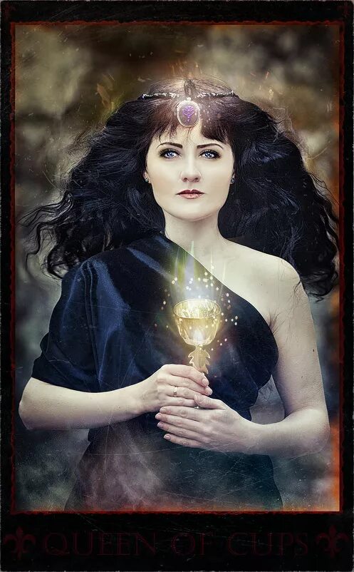 языческое таро королева кубков. аркан таро королева кубков. карты таро королева чаш. королева кубков и императрица. королева кубков таро уэйта.