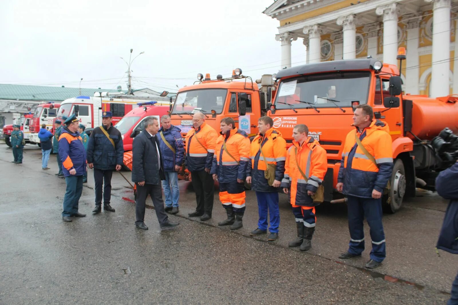 Смотр осмотр. Техники гражданской обороны. чс кострома. смотр готовности сил гражданской обороны ярославская. чрезвычайные ситуации в костроме.