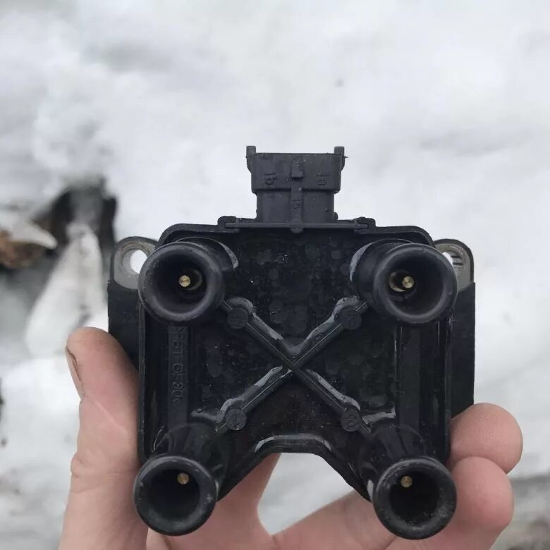 Кронштейн катушки зажигания ваз 21214 инжектор. Порядок зажигания нива инжектор. Кронштейн модуля зажигания 21214 инжектор. Система зажигания нива 2131 инжектор. Схема подключения зажигания нива 21214 инжектор.