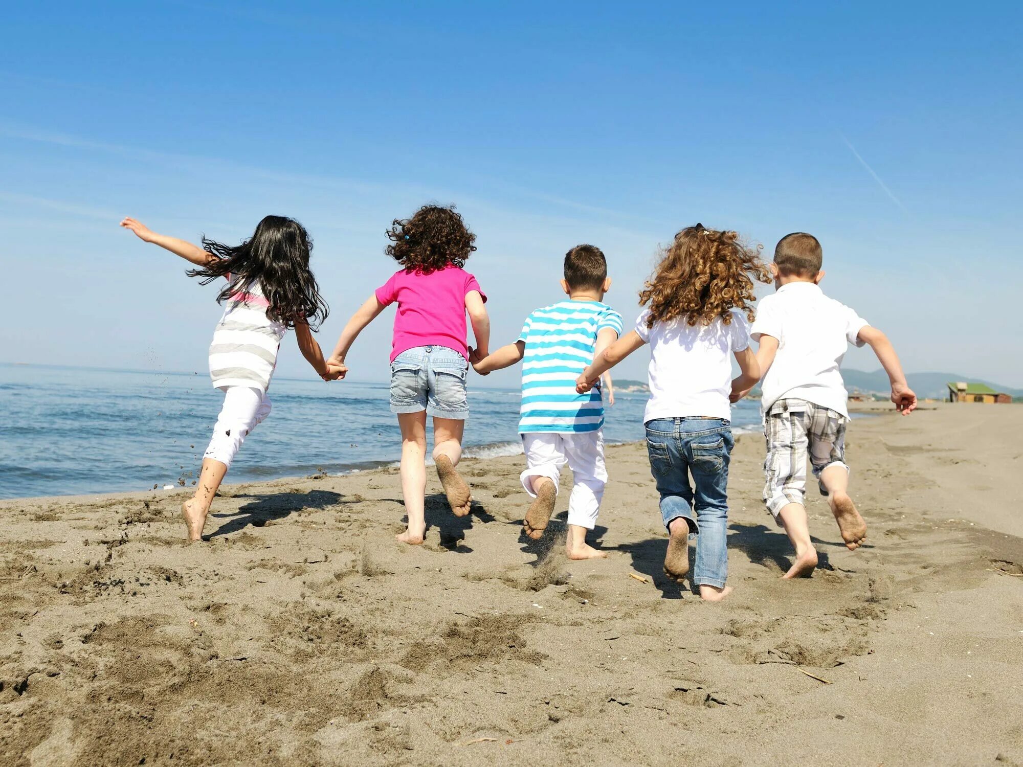 Многодетные 5 детей. Путевки многодетным семьям. Многодетная семья в санатории. Летний отдых детей. Детский отдых.