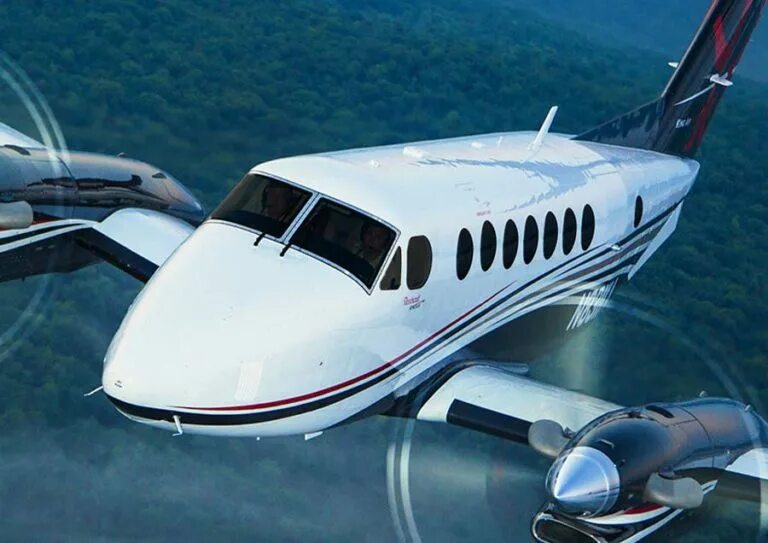 Бичкрафт кинг эйр 350. Бичкрафт 350i. Super king air 350. Beech 300 super king air 350i. Самолет бичкрафт кинг эйр 350.