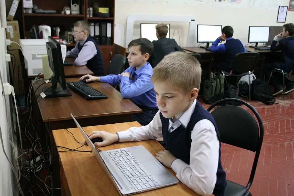 школьники и икт. школа 32 курск. школа 52 курск. детский технопарк. школа 58 курск.