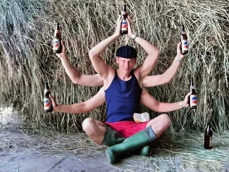 прикол с бутылкой. приколы про алкоголь. большие бутылки. огромная бутылка прикол. прикол с бутылкой.