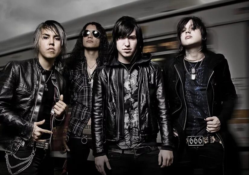 Escape the fate перевод. Группа Escape the Fate. Escape the Fate 2010. Escape the Fate 2022. Escape the Fate фото.