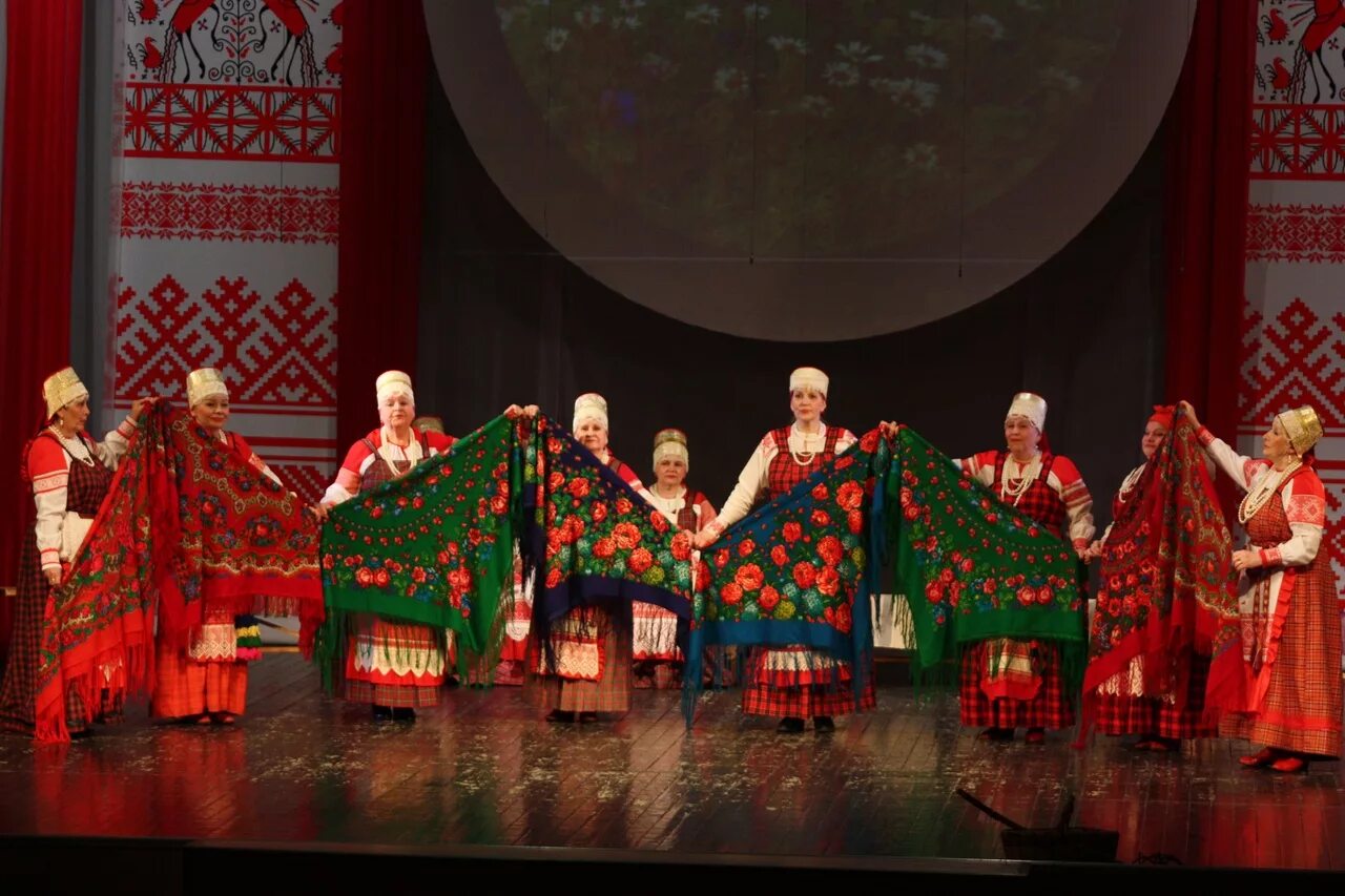 Выступления народных коллективов