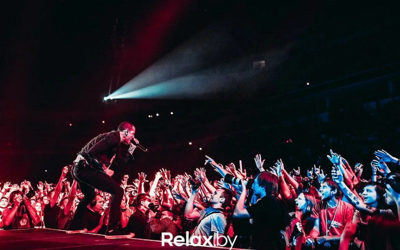 Концерт группы линкин парк. Линкин парк на сцене. Linkin park on stage. Линкин парк на сцене. Рок концерт линкин парк.