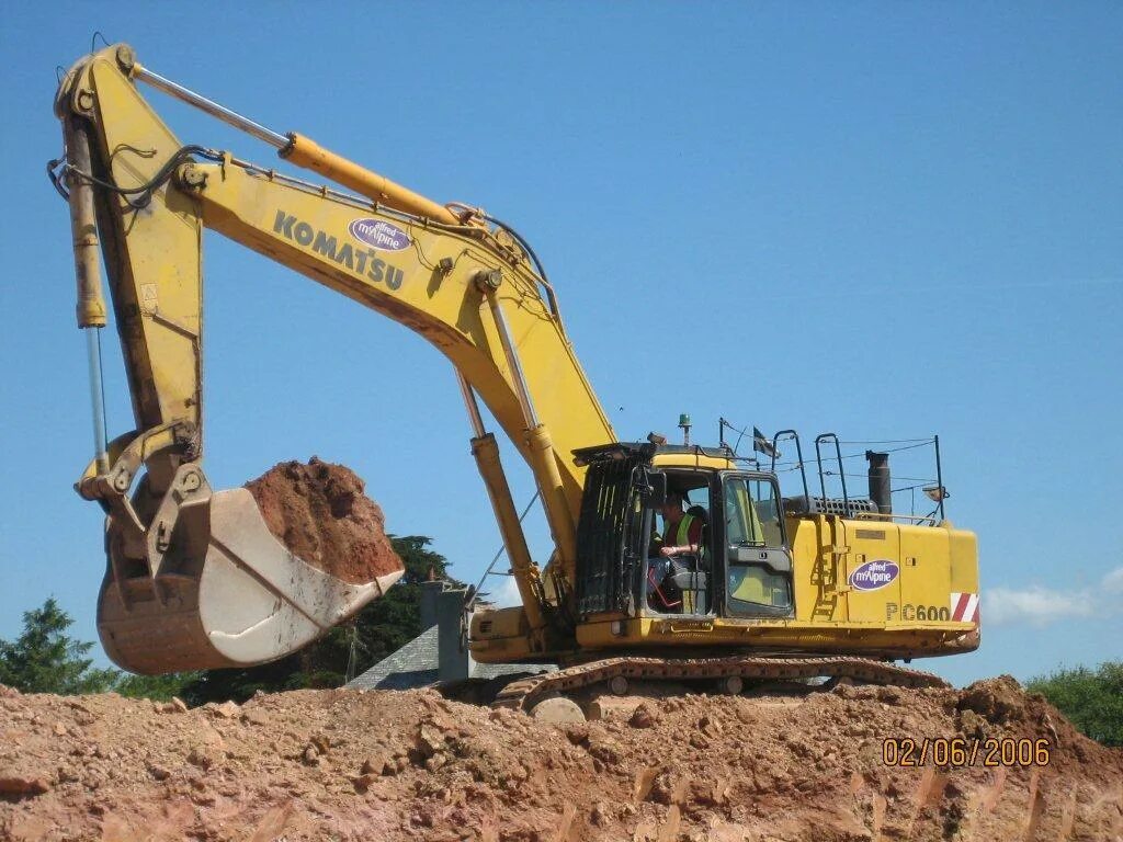 Komatsu pc600. Комацу 600 экскаватор. Экскаватор Коматсу pc450. Экскаватор Komatsu PC 330.