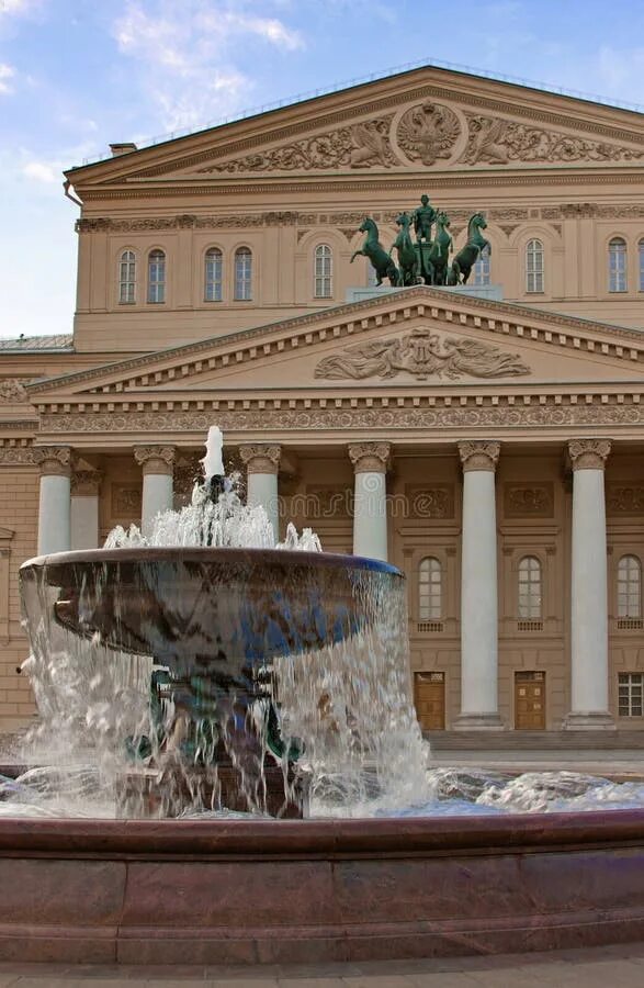 Москва. Самые популярные театры москвы. Театры москвы 2 апреля. Большой театр в европе. И.