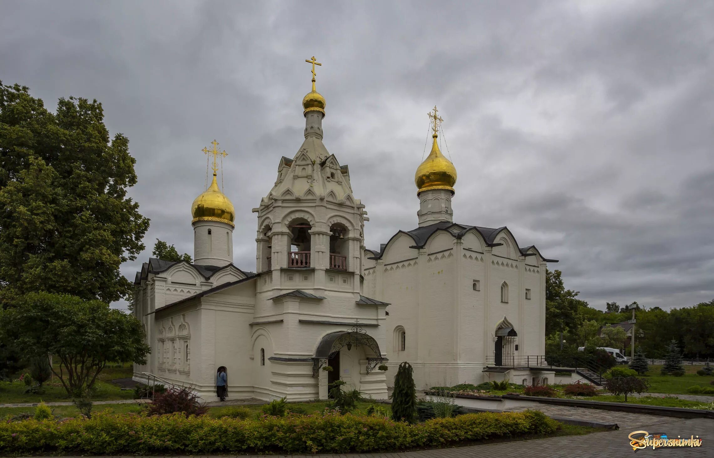 Подворье троицкой сергиевой лавры. Пятницкое подворье Троице-Сергиевой Лавры. Храм Параскевы пятницы Сергиев Посад. Пятницкое подворье Сергиев Посад. Введенская Церковь Троице Сергиева Лавра.