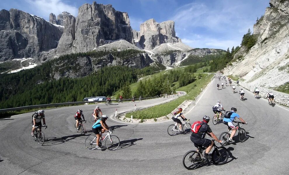 Bike day. Bike day. спортивный велотуризм. велосипедисты в сша. Mountain bike tour in south tyrol.